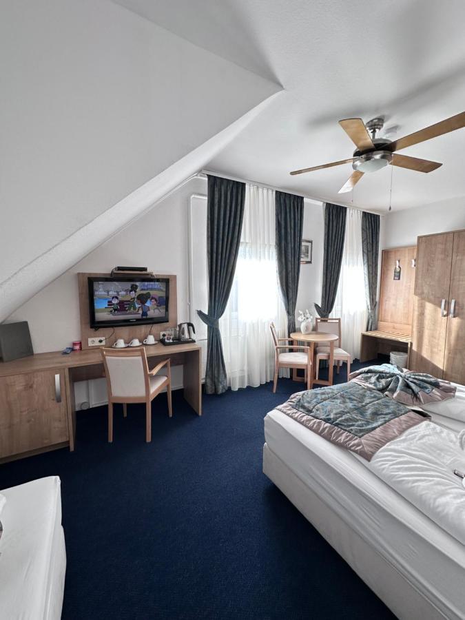 Hotel Sonne Вайнгартен Екстериор снимка
