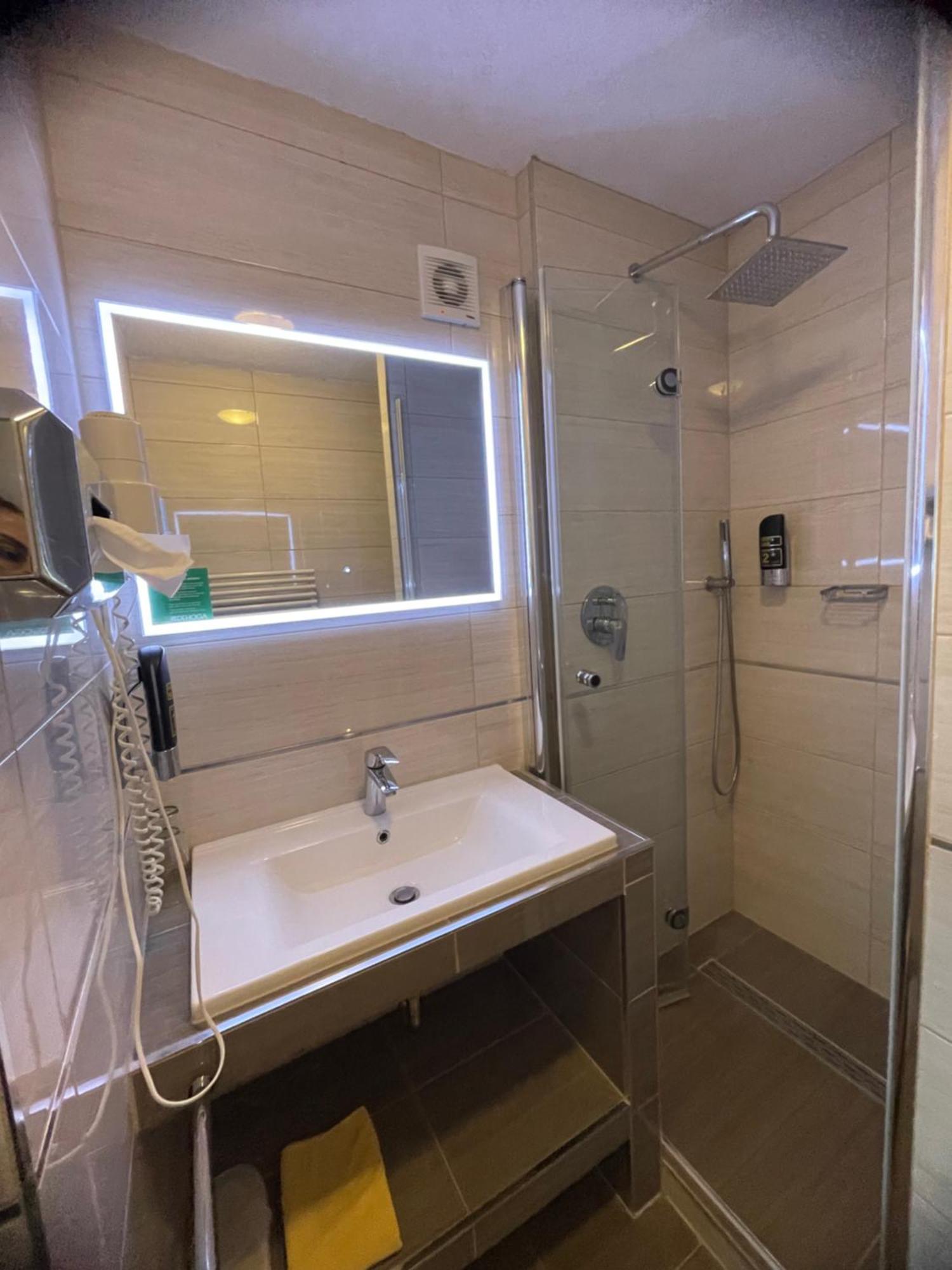 Hotel Sonne Вайнгартен Екстериор снимка