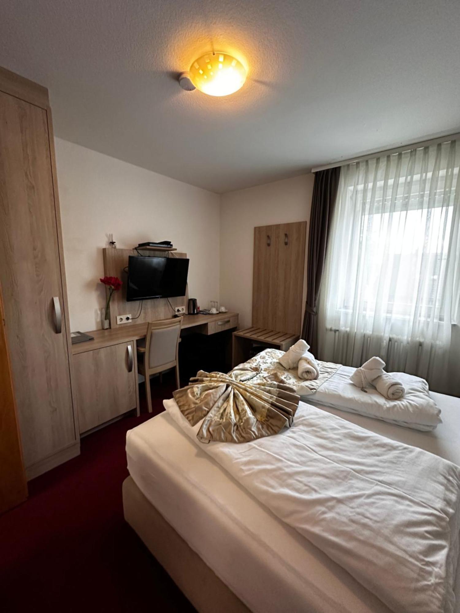Hotel Sonne Вайнгартен Екстериор снимка